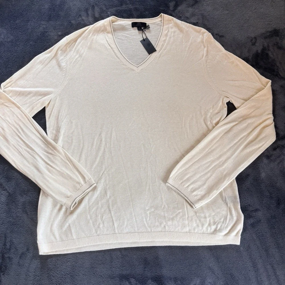 Banana Republic Silk Cashmere Sweater Mens Medium Quiet Luxury V Neck NWT $98